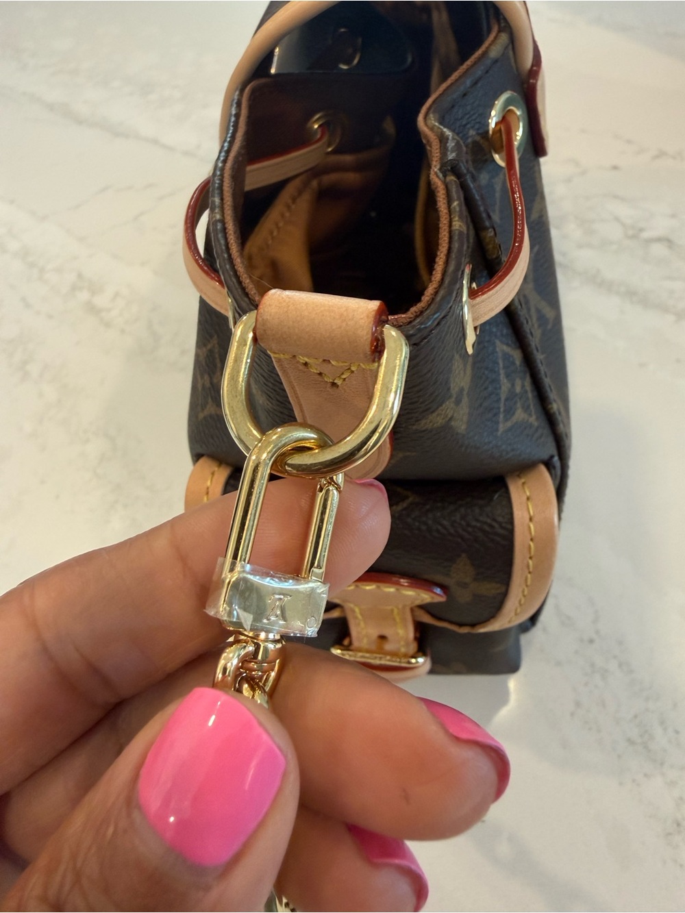 Louis Vuitton Brown Monogram Drawstring Crossbody with Tan Trim - Picture 5 of 15